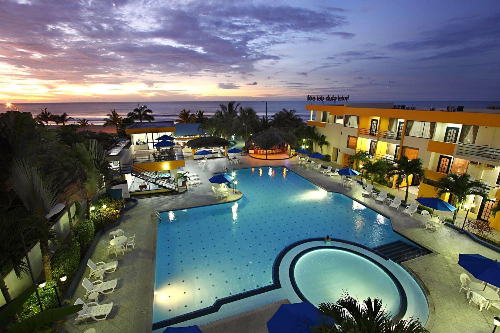 Hotel Club Del Sol Atacames Exterior photo